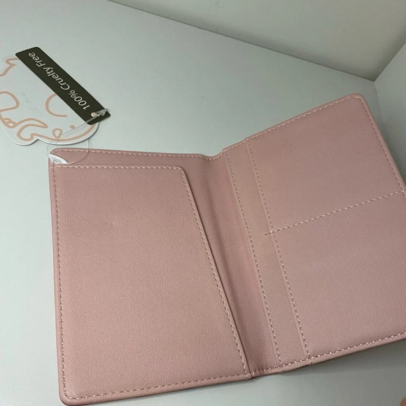 Ivory Ella Passport Holder - Picture 4 of 4
